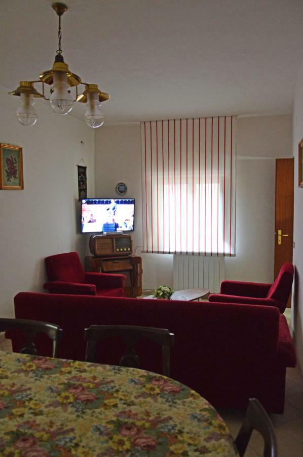 Вилла La Casa Di Zia Nina Campolattaro Экстерьер фото